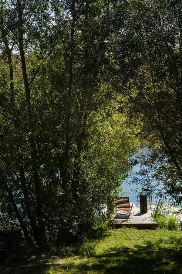 Mitten In Der Natur : Ferienwohnung Mit 3 Schlafzimmern, Neu Eingerichtet Neu Gaarz Luaran gambar